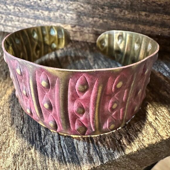 Handcrafted Artesian‎ Boho Brass Patina Bracelet, Warm Red Dots & Lines, Adjusta - Picture 2 of 6